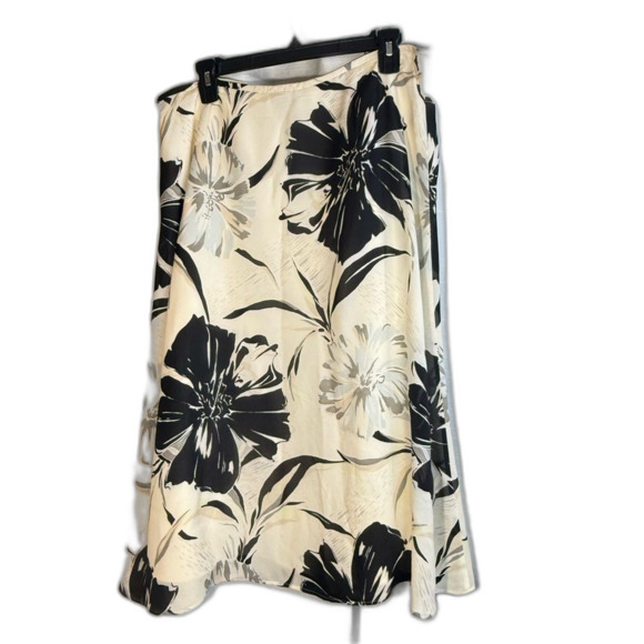 Talbots Floral Black and Cream Silk Skirt lined size 14 - Picture 5 of 7